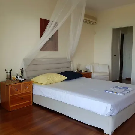 Agrilesa Beach House *